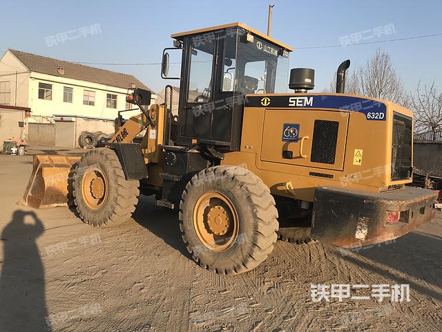 整機(jī)右后45°(整機(jī)外觀及大件) 整機(jī)右后45°(整機(jī)外觀及大件)