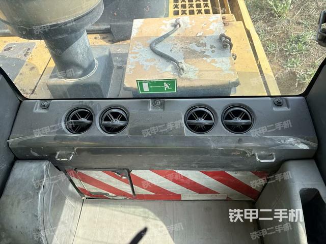 后窗玻璃角标（驾驶室部分）