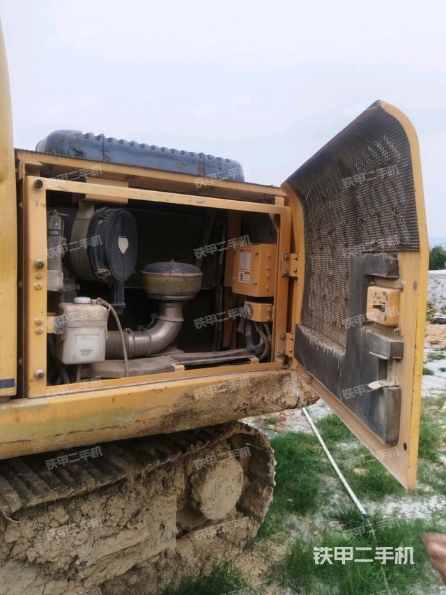 散熱器正面(大件艙室) 散熱器正面(大件艙室)