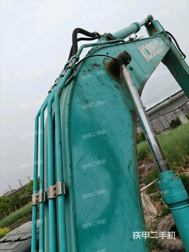 大臂油缸整體?豎拍(工作和回轉(zhuǎn)裝置) 大臂油缸整體?豎拍(工作和回轉(zhuǎn)裝置)