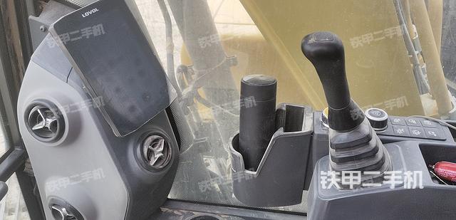 駕駛室整體（整機外觀）