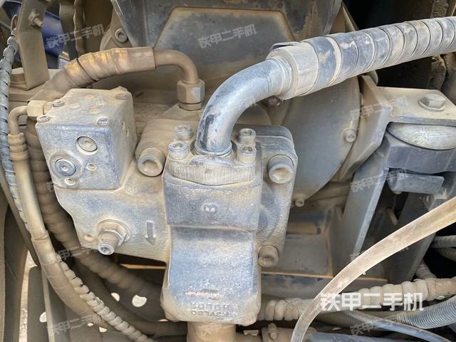 液壓泵艙室正面整體（整機(jī)外觀）