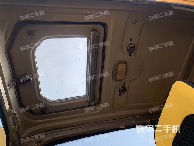 駕駛室頂部（整機外觀）