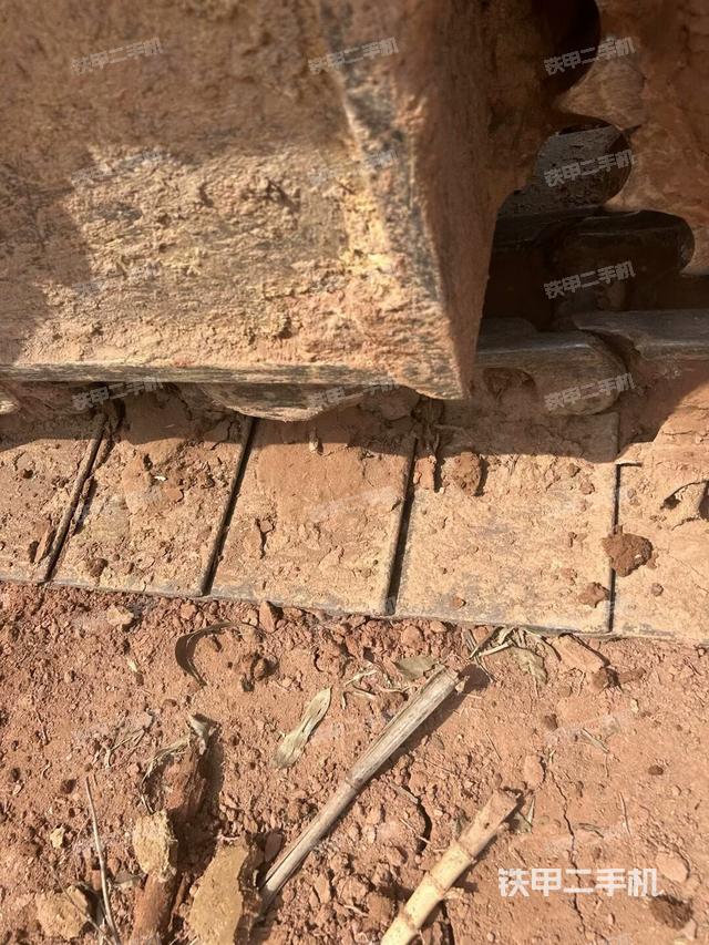 左側(cè)履帶整體?（行走機(jī)構(gòu)）