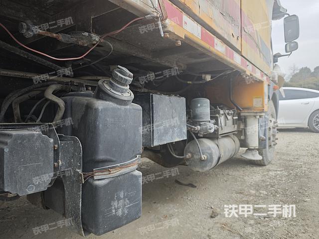 整機(jī)右側(cè)(設(shè)備外觀及核心部件) 整機(jī)右側(cè)(設(shè)備外觀及核心部件)