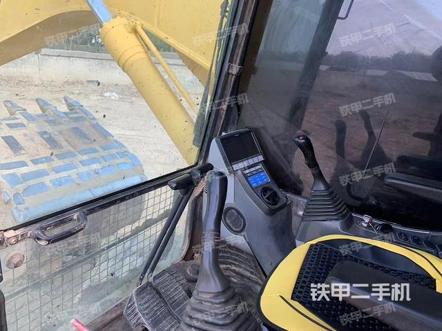 駕駛室整體（整機(jī)外觀）