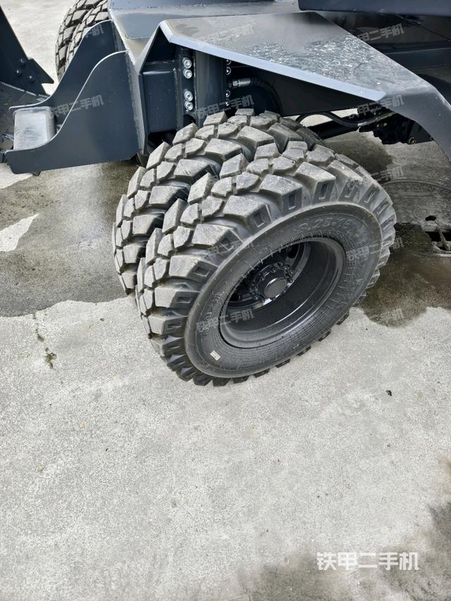 右側(cè)履帶整體?（行走機構(gòu)）