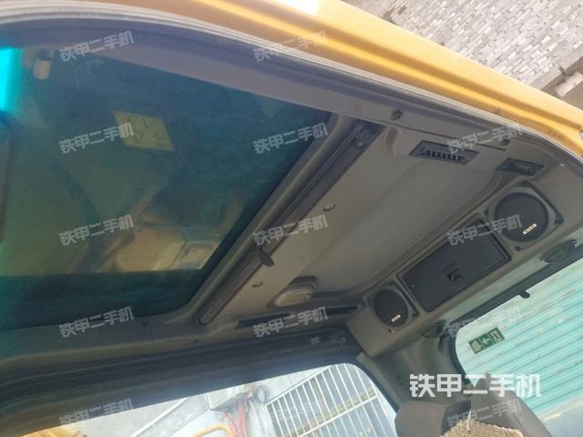 座椅右側(cè)控制臺(tái)/鑰匙門/油門/含右手柄（駕駛室部分）