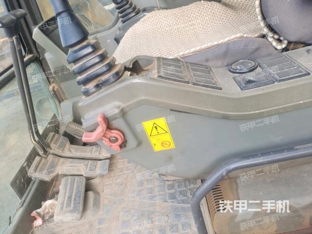 駕駛室正側(cè)（駕駛室部分）