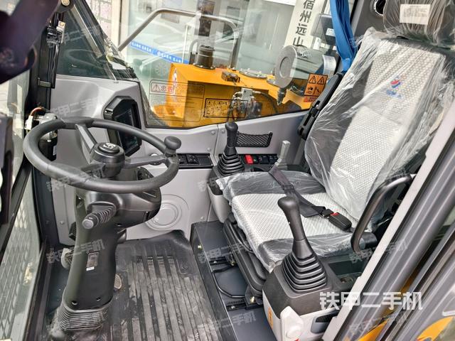 座椅后部（駕駛室部分）