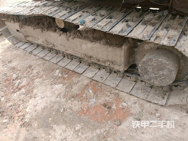 左側(cè)履帶整體?(行走機(jī)構(gòu)) 左側(cè)履帶整體?(行走機(jī)構(gòu))