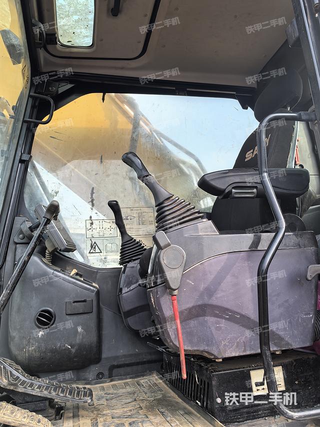 驾驶室整体（整机外观）