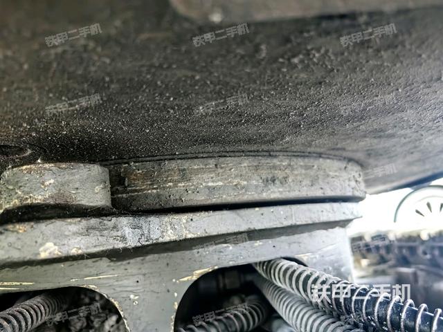 轉(zhuǎn)盤和下車架正前（工作和回轉(zhuǎn)裝置）