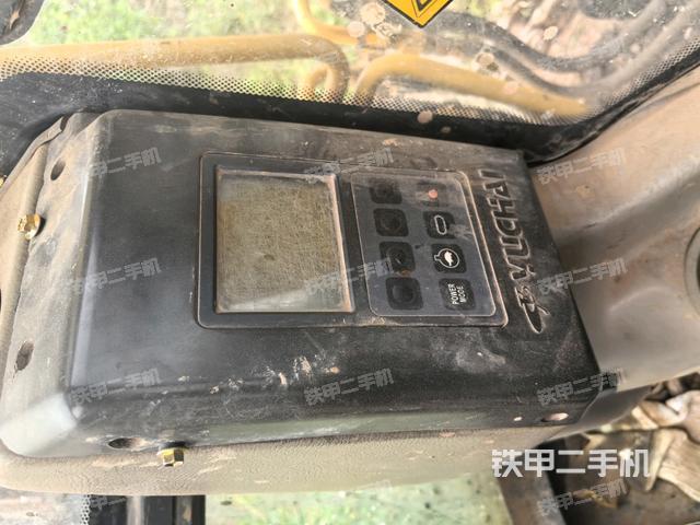 后窗玻璃角標（駕駛室部分）