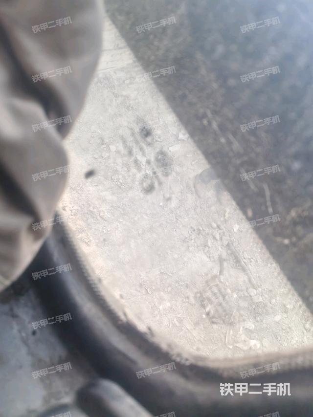 左后方玻璃角標(biāo)(駕駛室部分) 左后方玻璃角標(biāo)(駕駛室部分)