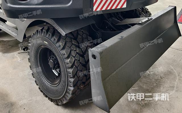 轉(zhuǎn)盤和下車架正前（工作和回轉(zhuǎn)裝置）