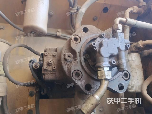 液壓泵斜45?右（大件艙室）