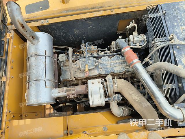 驾驶室顶部（整机外观）