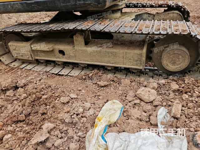 右側(cè)履帶整體?（行走機(jī)構(gòu)）