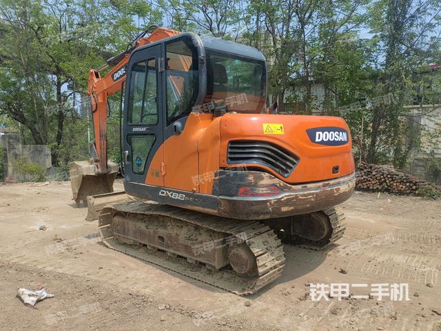 整機(jī)右后45°(整機(jī)外觀) 整機(jī)右后45°(整機(jī)外觀)