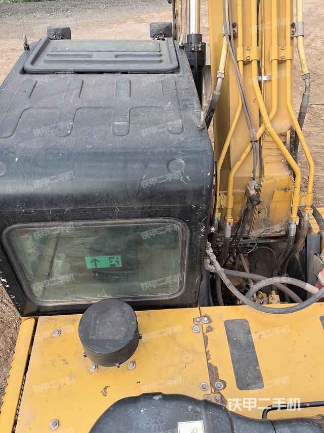 驾驶室顶部（整机外观）