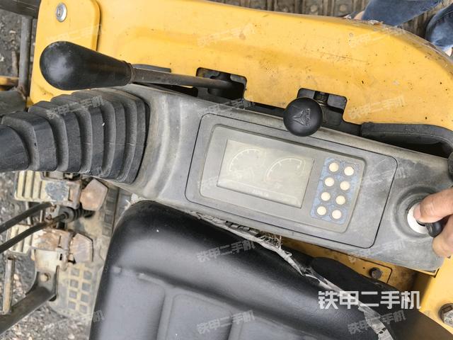 座椅左側(cè)控制臺/音響/含左手柄（駕駛室部分）