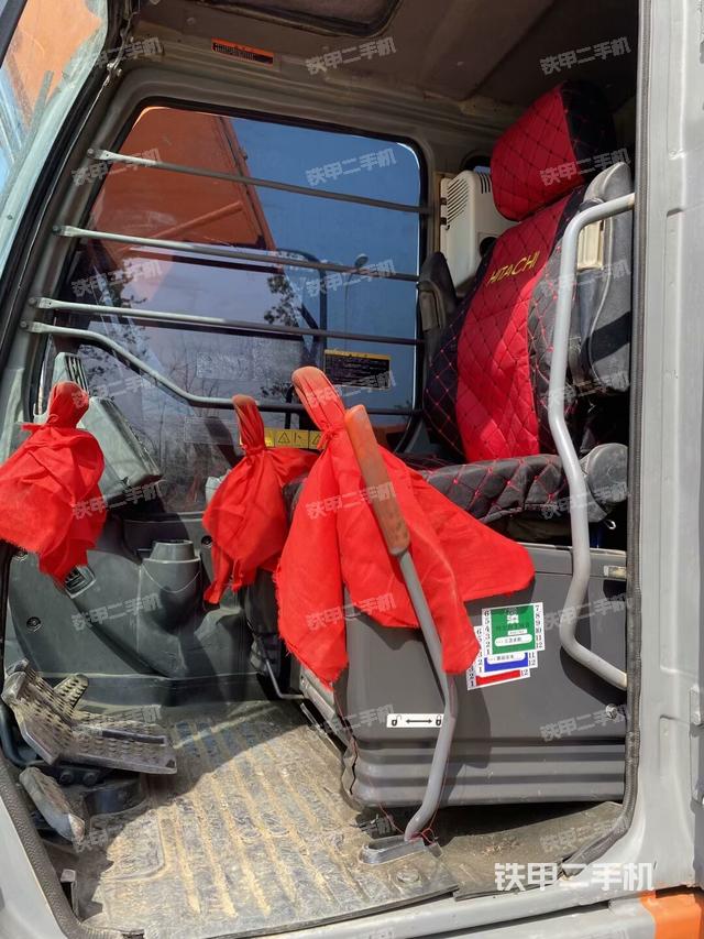 駕駛室整體（整機(jī)外觀）