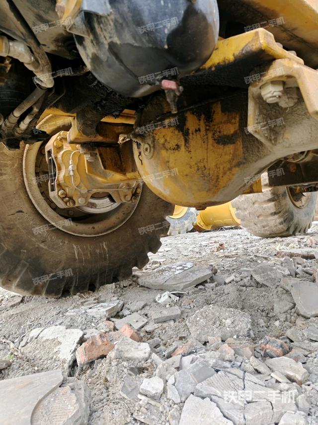 后驅(qū)動(dòng)橋（液壓/傳動(dòng)系統(tǒng)）