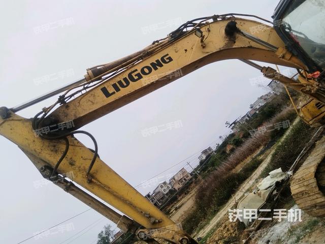 大臂整體?右側(工作和回轉裝置) 大臂整體?右側(工作和回轉裝置)