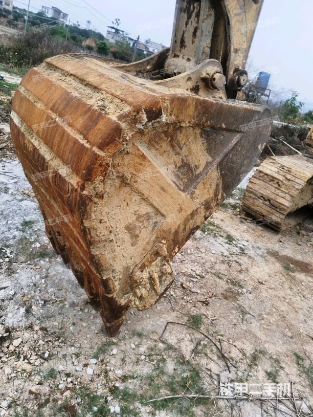 鏟斗右后整體(工作和回轉裝置) 鏟斗右后整體(工作和回轉裝置)
