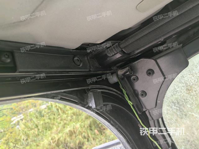 左后方玻璃角標(biāo)(駕駛室部分) 左后方玻璃角標(biāo)(駕駛室部分)