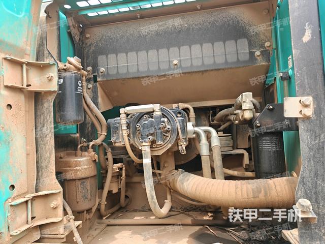 散熱器正面(大件艙室) 散熱器正面(大件艙室)