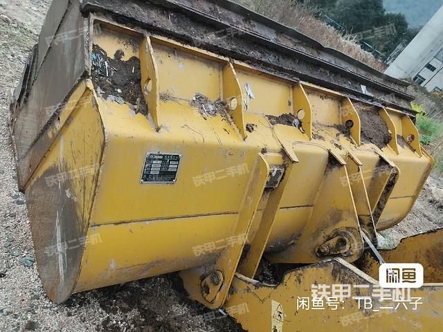 工作裝置整體(整機(jī)外觀及大件) 工作裝置整體(整機(jī)外觀及大件)