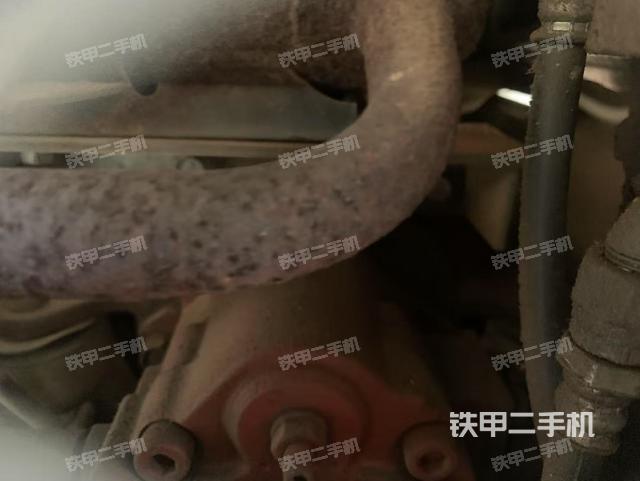 液壓泵艙室正面整體(整機外觀) 液壓泵艙室正面整體(整機外觀)