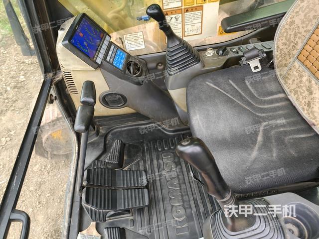 座椅左側(cè)控制臺/音響/含左手柄（駕駛室部分）