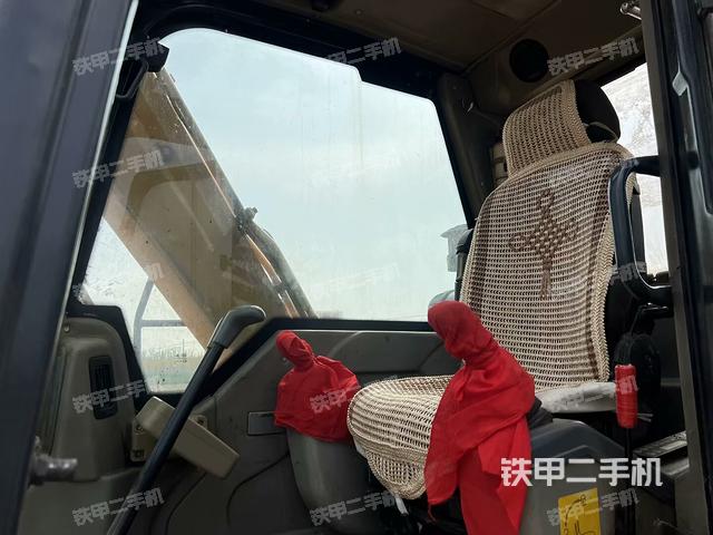 駕駛室頂部（整機(jī)外觀）