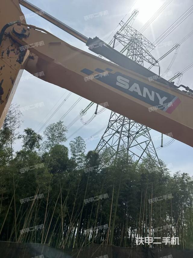 大臂背部俯視（工作和回轉(zhuǎn)裝置）