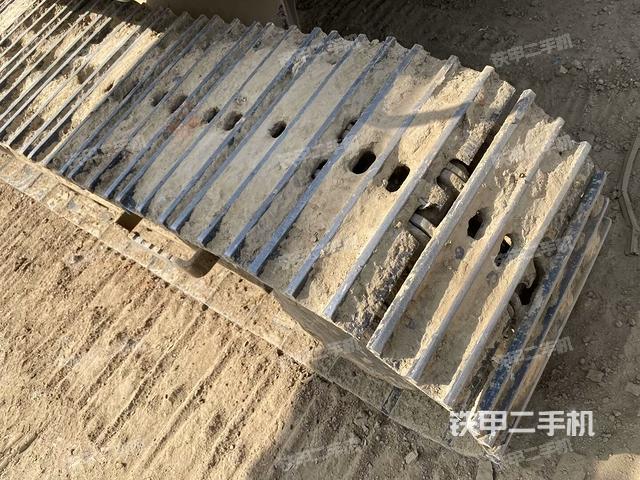 單側(cè)履帶整體（整機(jī)外觀）