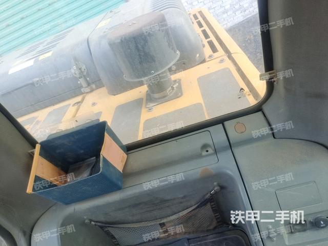 右側(cè)玻璃角標(biāo)（駕駛室部分）