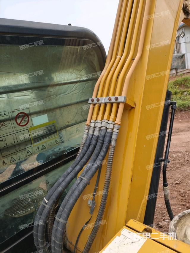 大臂背部俯視（工作和回轉(zhuǎn)裝置）