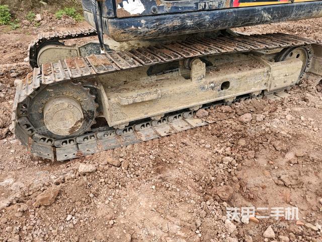 左側(cè)履帶整體?（行走機(jī)構(gòu)）