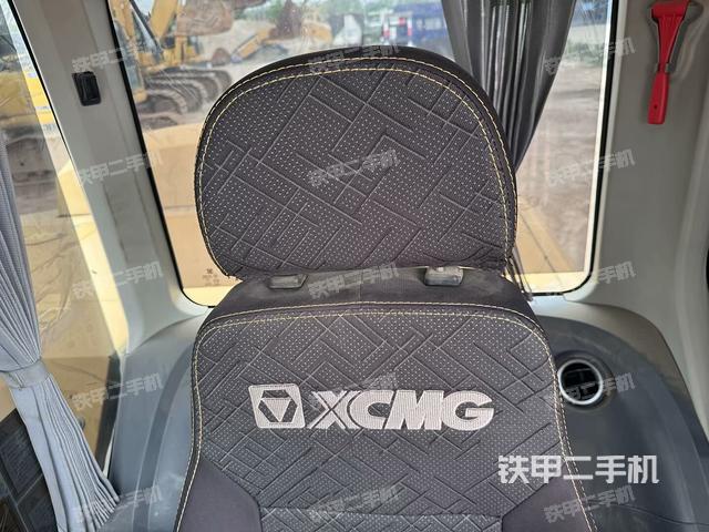 后窗玻璃角標（駕駛室部分）