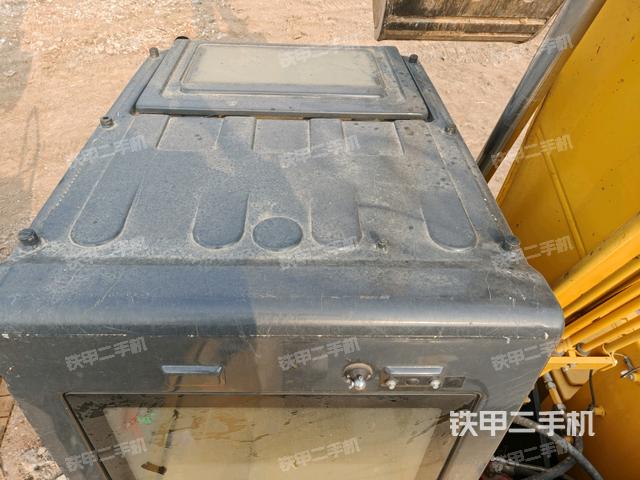 駕駛室頂部(整機外觀) 駕駛室頂部(整機外觀)