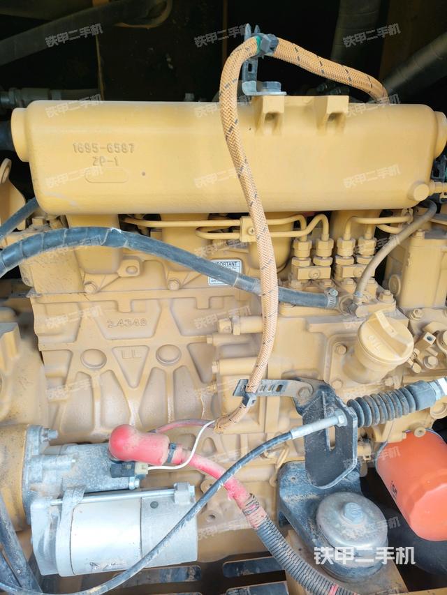 發(fā)動(dòng)機(jī)室（上車部件）