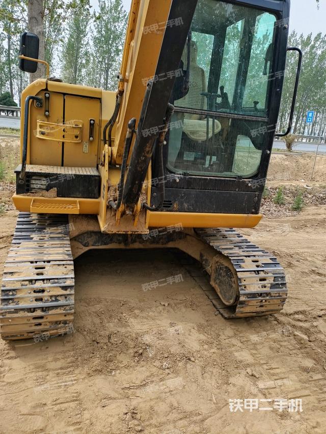 大臂根部?斜（工作和回轉(zhuǎn)裝置）