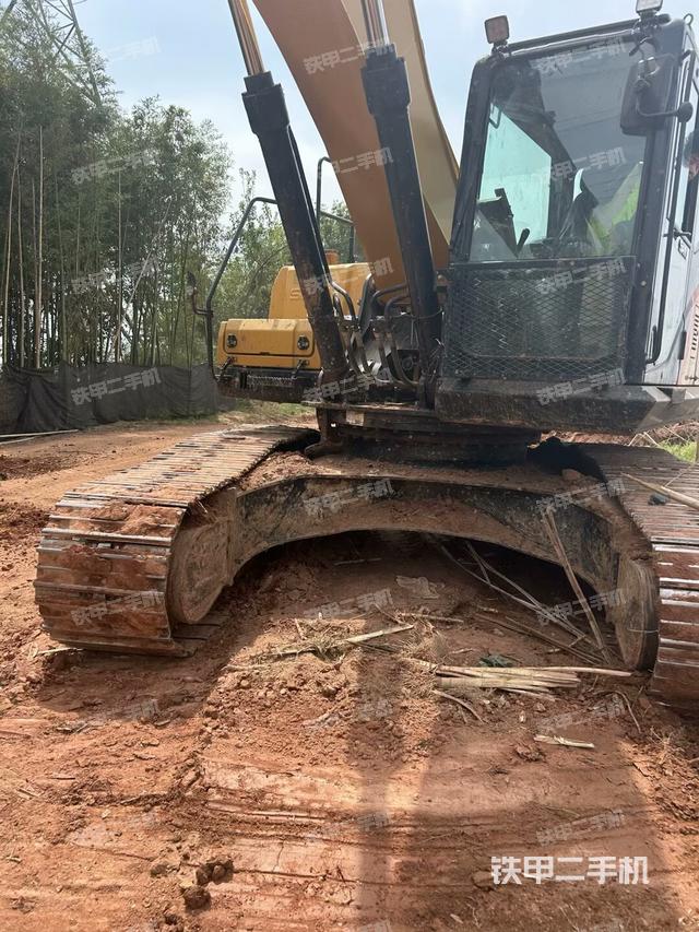 大臂油缸整體?豎拍（工作和回轉(zhuǎn)裝置）