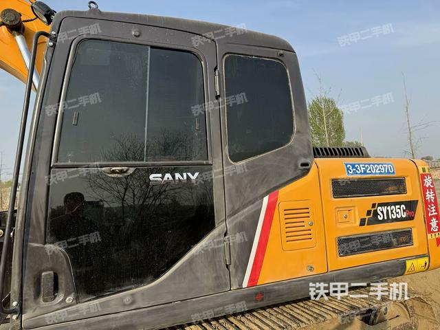 駕駛室整體（整機(jī)外觀）