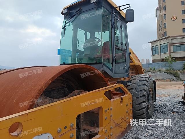 整機(jī)右后45°(設(shè)備外觀及核心部件) 整機(jī)右后45°(設(shè)備外觀及核心部件)