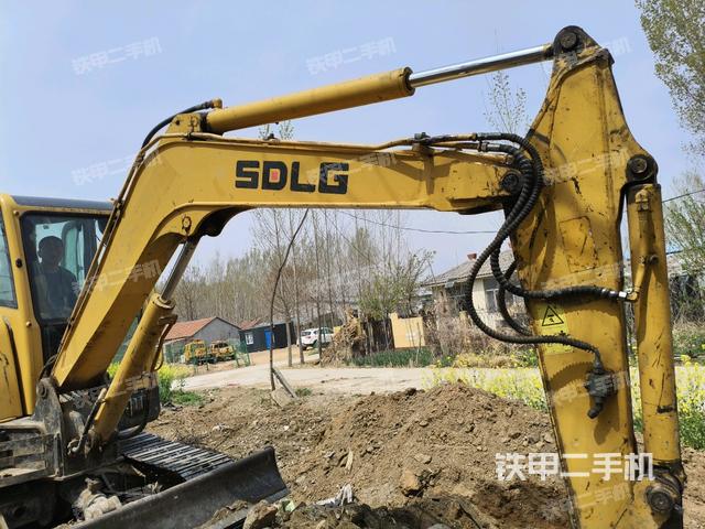 小臂整體右前（工作和回轉(zhuǎn)裝置）