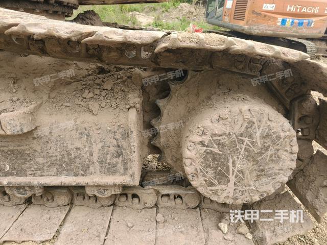 左驅(qū)動輪（行走機(jī)構(gòu)）